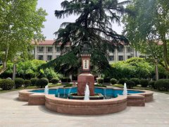 金子般闪烁正在岁月的最深处；并连发《有不学